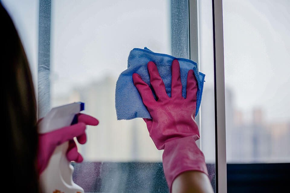 Mycie okien bez smug